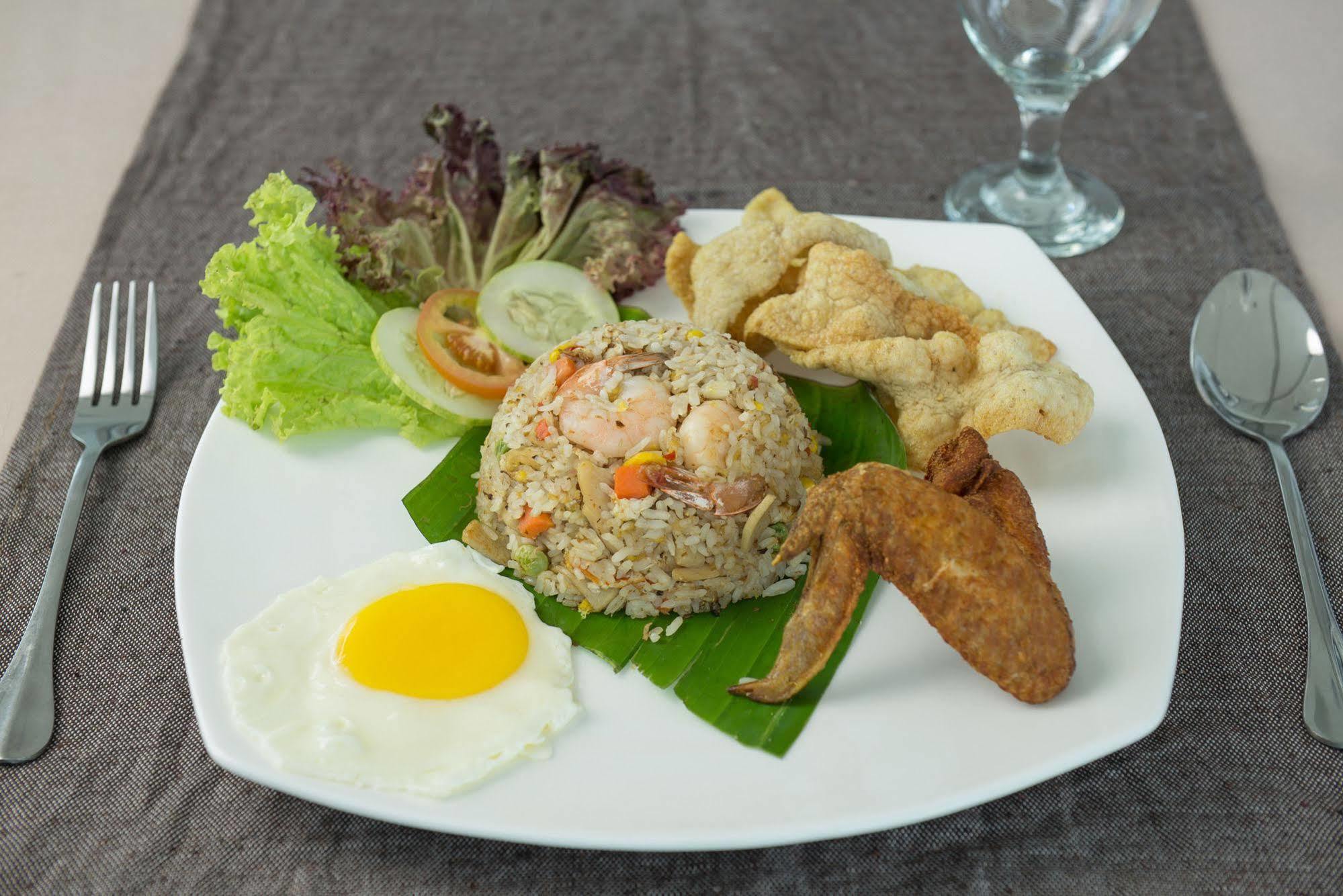 E-Red Hotel Melaka Kültér fotó