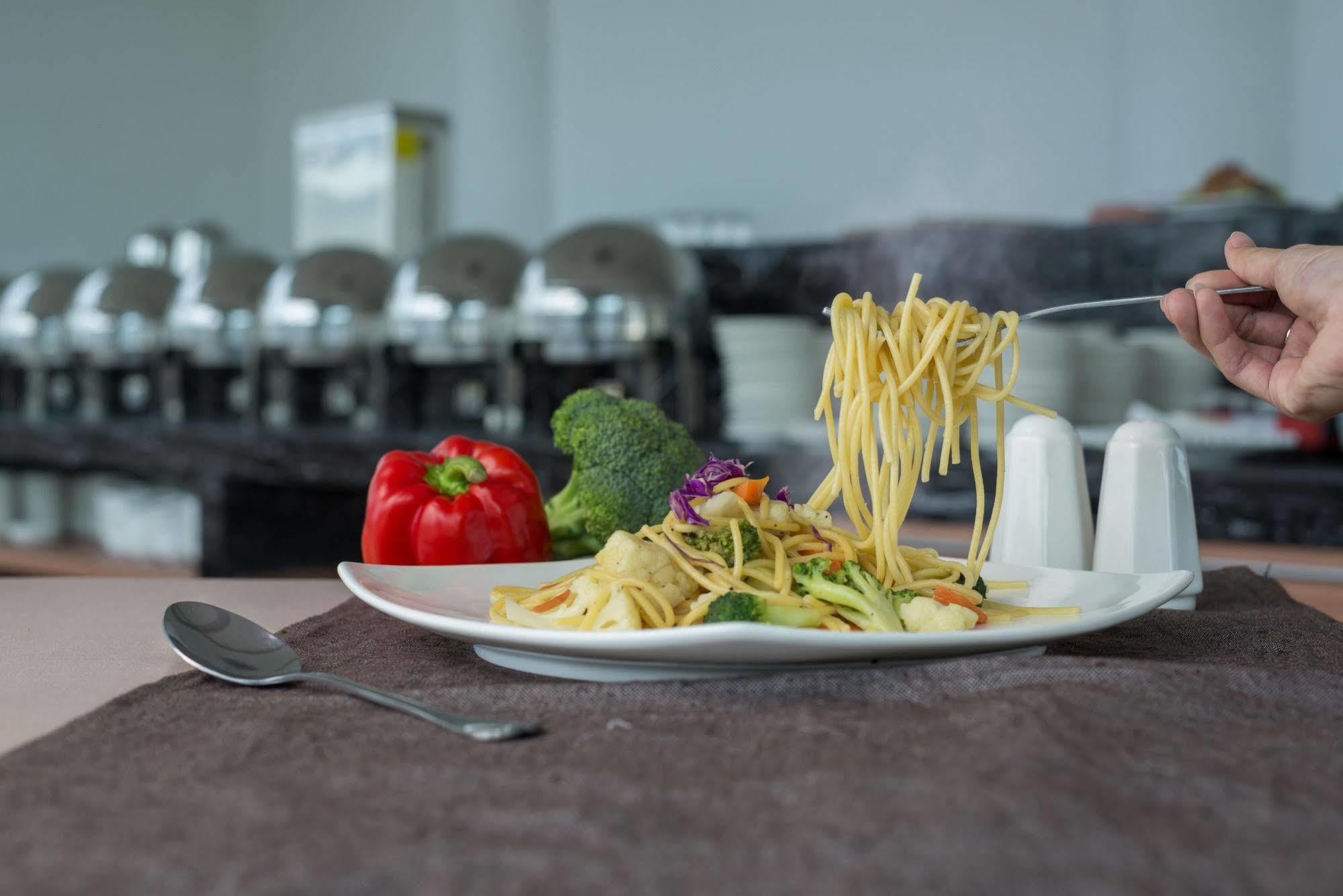 E-Red Hotel Melaka Kültér fotó