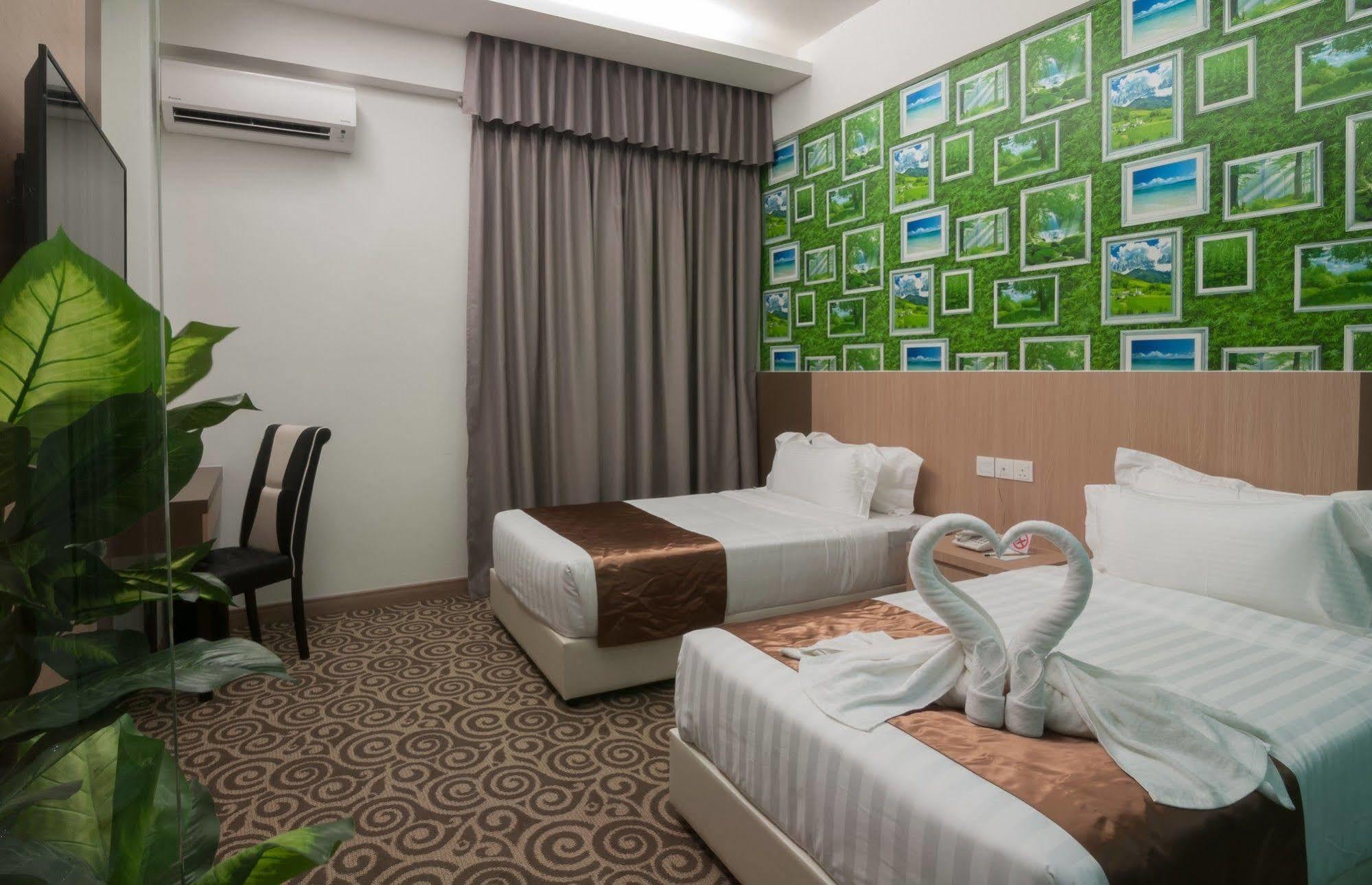 E-Red Hotel Melaka Kültér fotó