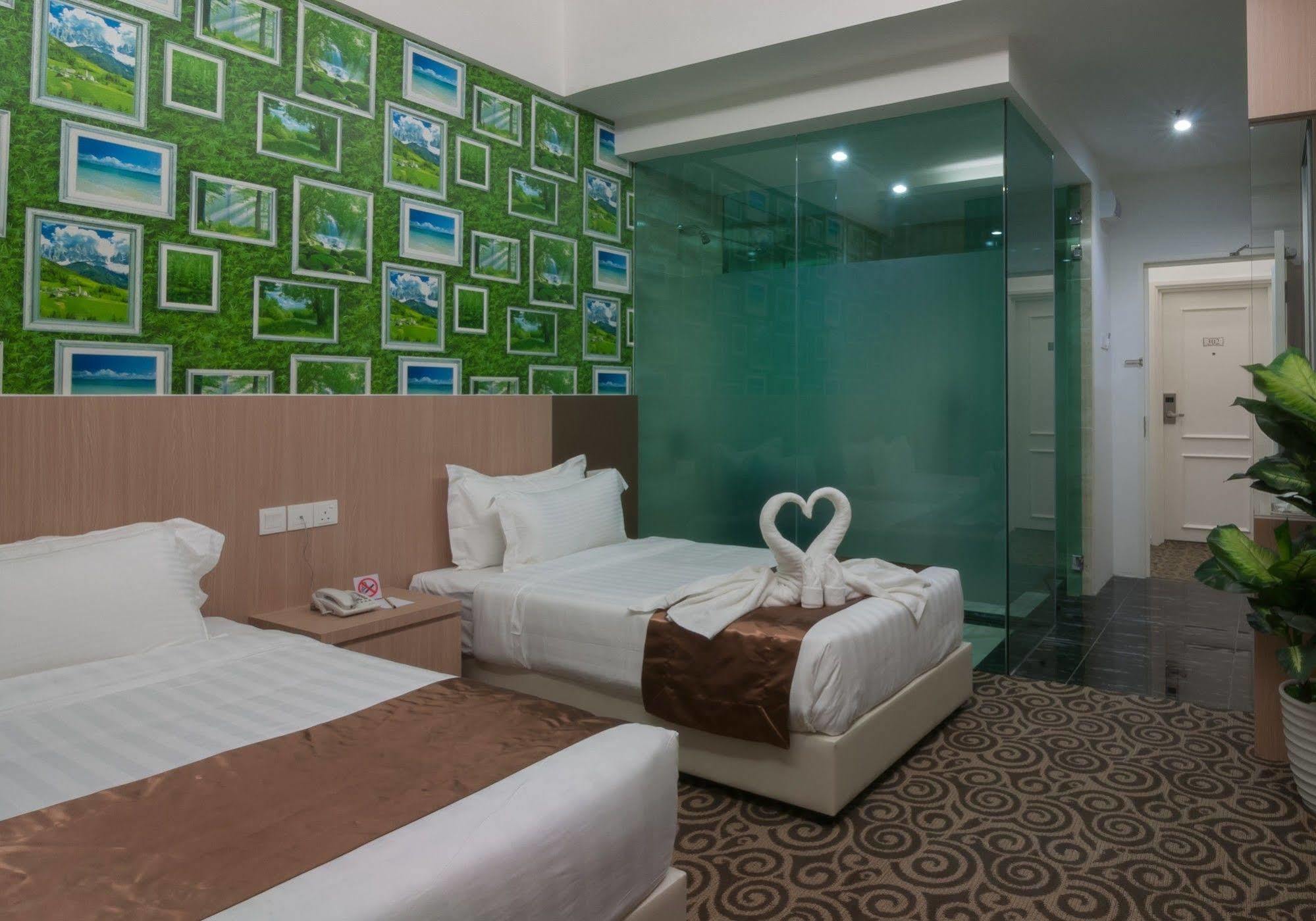 E-Red Hotel Melaka Kültér fotó