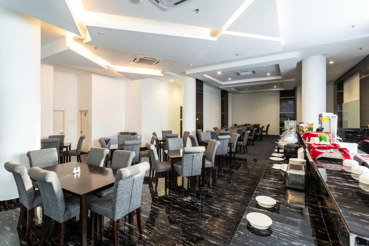 E-Red Hotel Melaka Kültér fotó