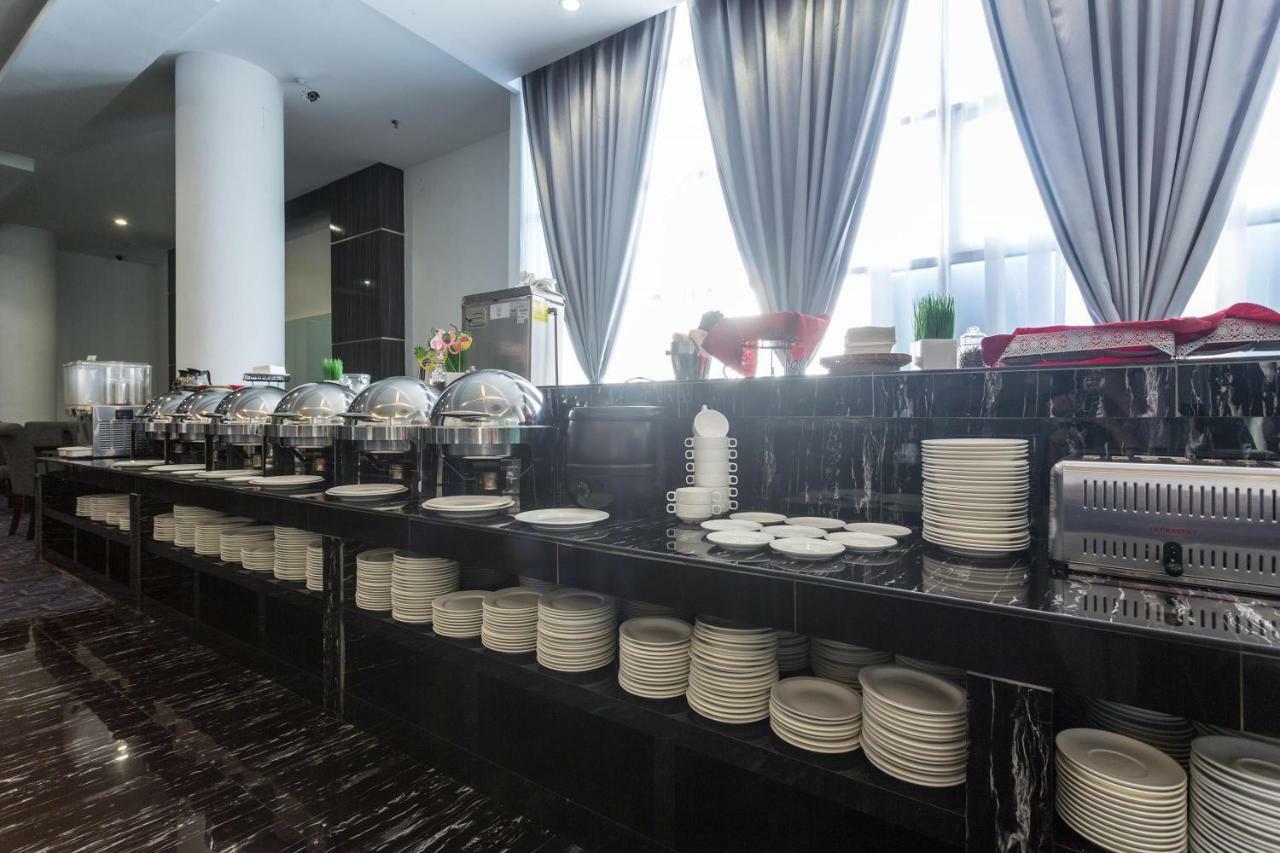 E-Red Hotel Melaka Kültér fotó