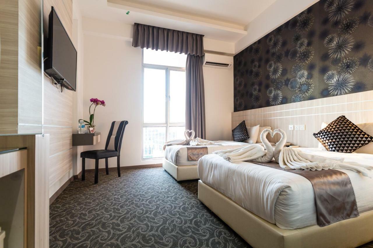 E-Red Hotel Melaka Kültér fotó