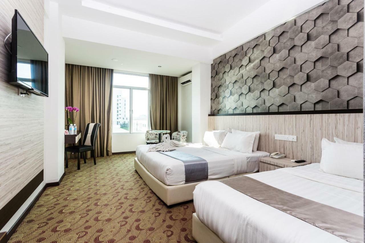 E-Red Hotel Melaka Kültér fotó