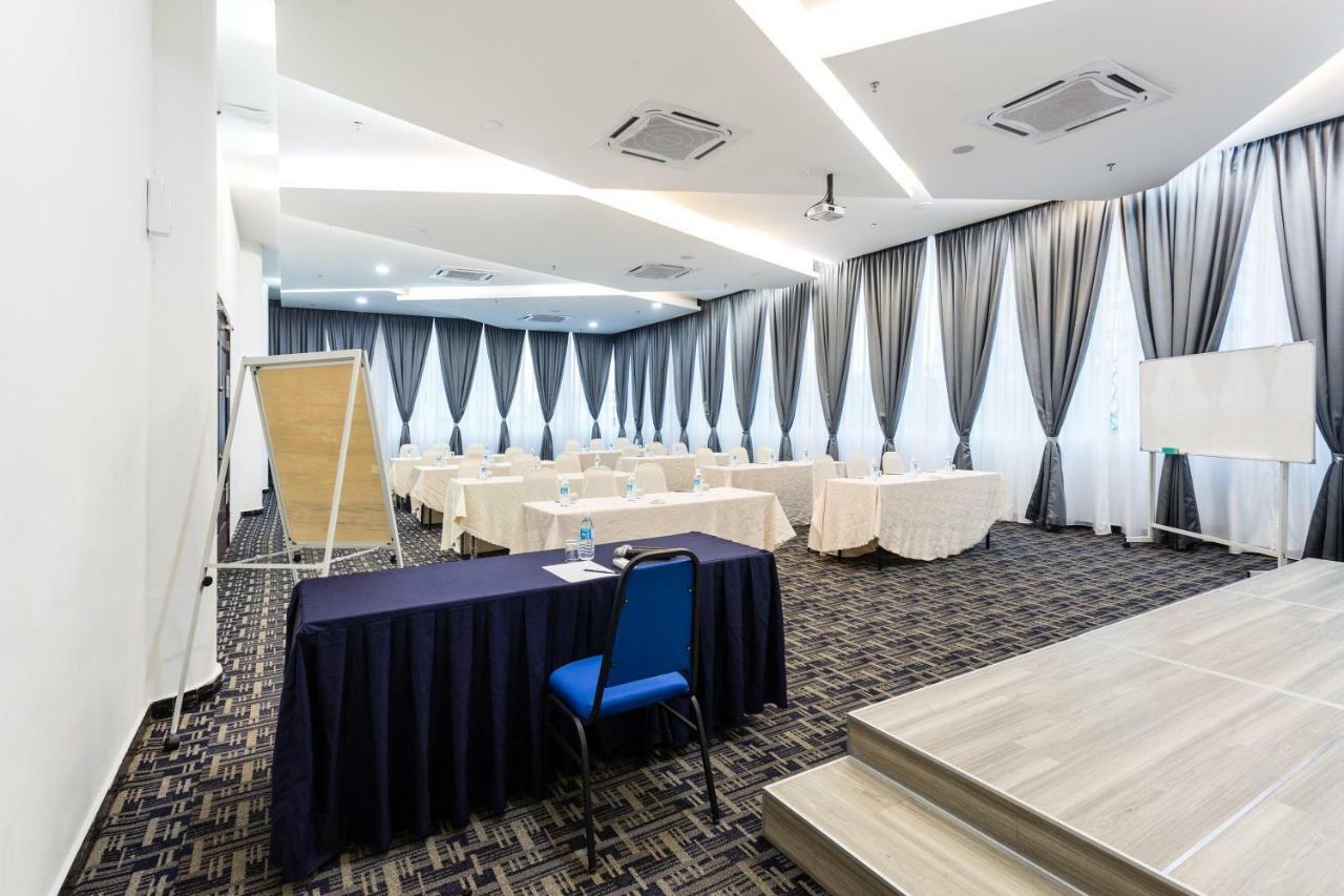 E-Red Hotel Melaka Kültér fotó