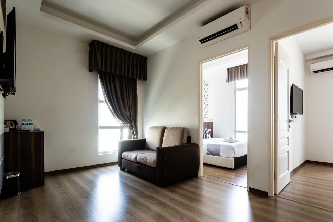 E-Red Hotel Melaka Kültér fotó