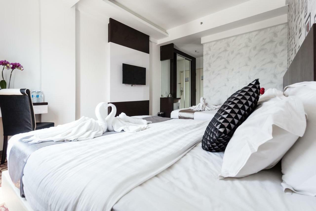 E-Red Hotel Melaka Kültér fotó